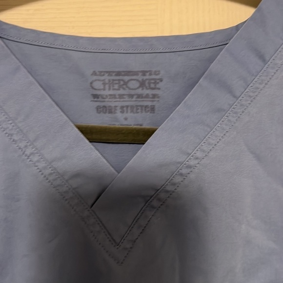 Cherokee Scrub top - Picture 2 of 4